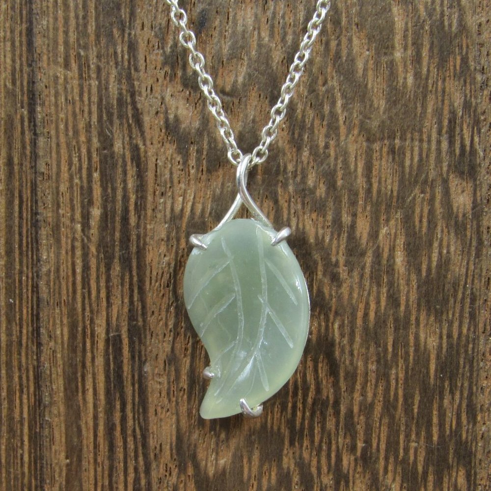 18 Inch Sterling Silver Chrysoprase Nature Leaf Necklace